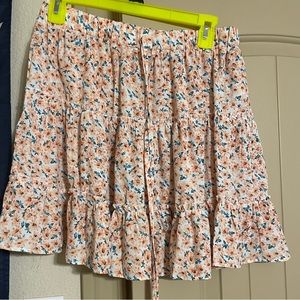 Shein floral skirt bought in 2021. Size large. Worn twice.
